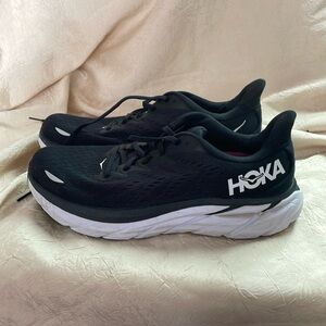 Hoka Clifton 8 size 10.5B Black running shoes, authentic